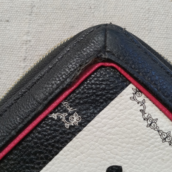 Betsey Johnson striped zippered wallet - Picture 3 of 8